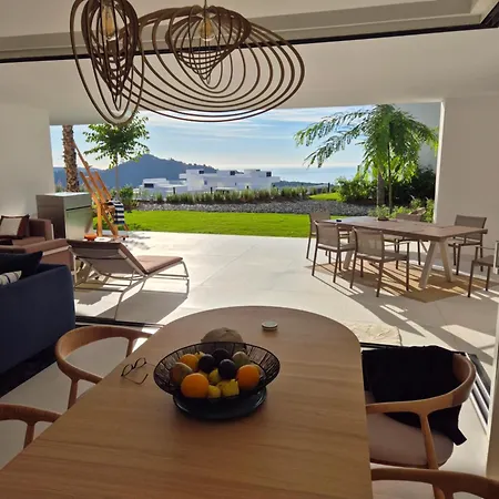 Marbella Luxury Groung Floor & Apartment Ojen