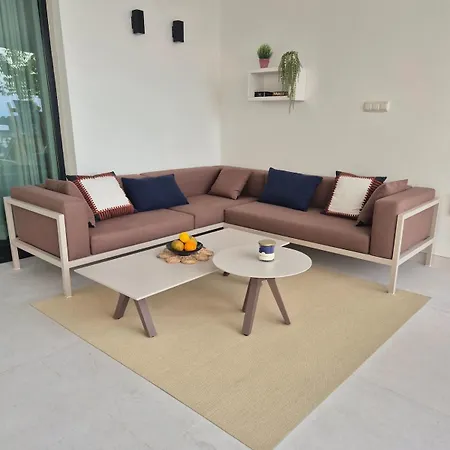 Marbella Luxury Groung Floor &